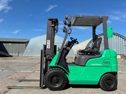 Дизельний навантажувач Mitsubishi KFD15T на нових пневмошинах